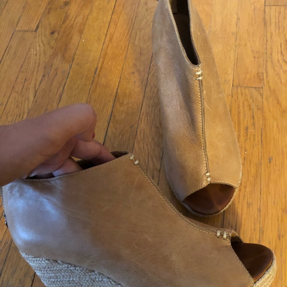 Platform sandals
